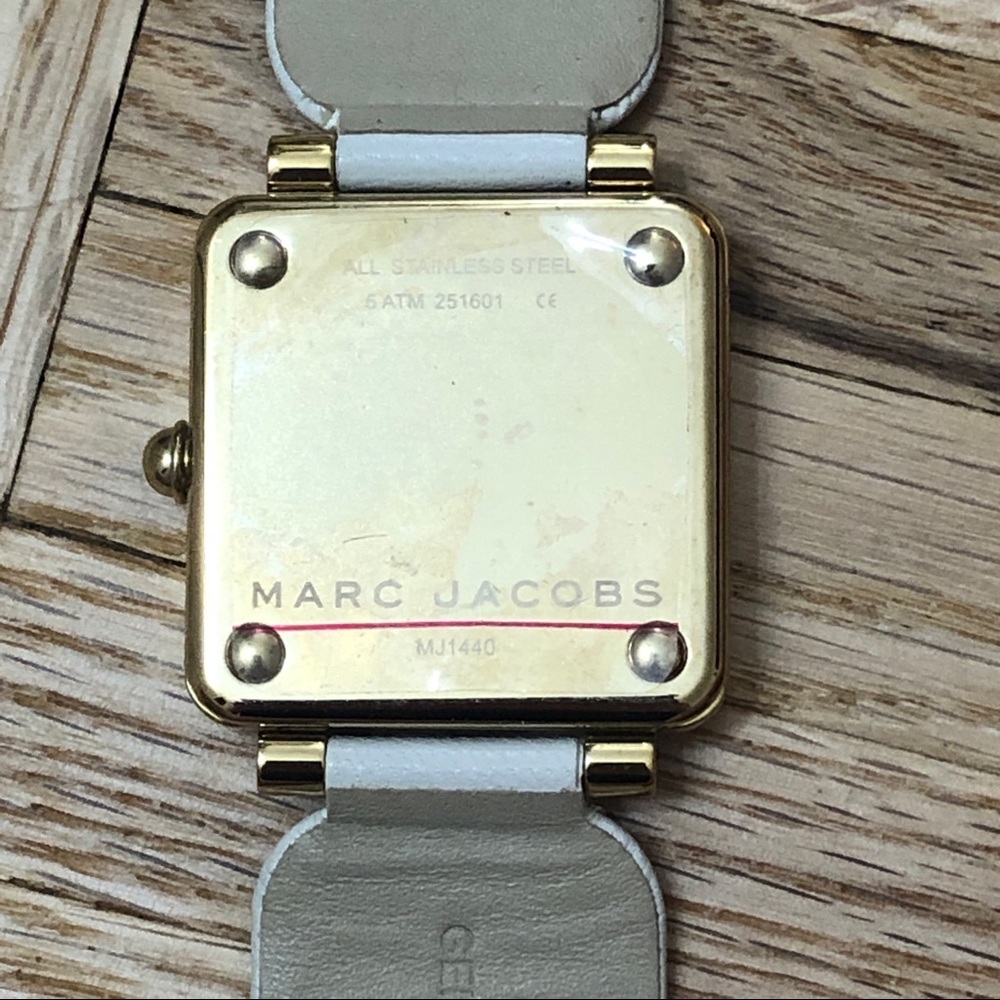 Marc Jacobs Vic MJ1440 Black Dial Leather Strap Watch - Picture 6 of 8
